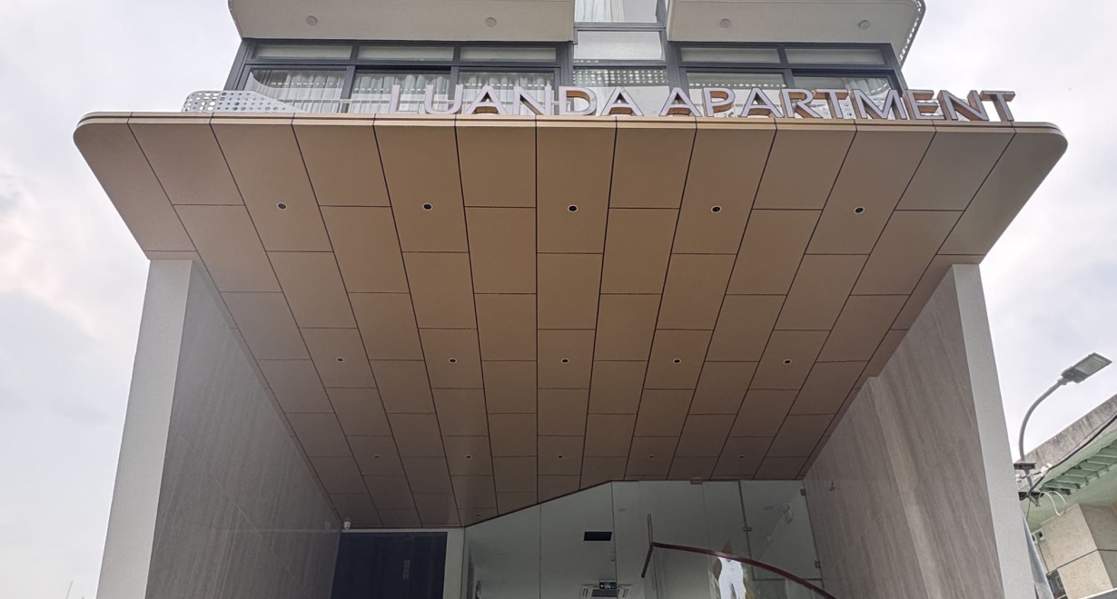 Phía trước LUANDA